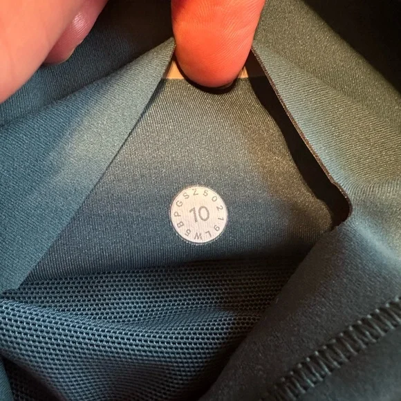 Lululemon In Movement Tight 25” - Picture 3 of 9